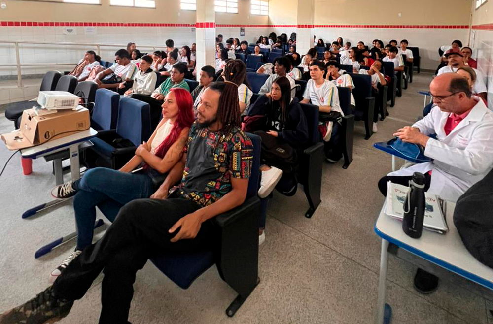 Cine Book Clube promove debate sobre juventude negra e periferia no Centro de Excelência Professor Paulo Freire